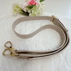 美品 FURLA フルラ ロゴ ゴールド 金具 レザーストラップ ベージュ