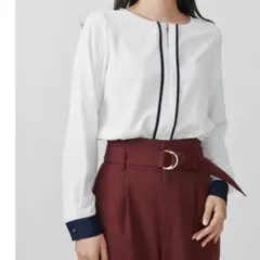 【TONAL】フロントホックバイカラーブラウス キーネック 長袖のサムネイル
