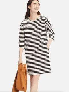 新品未使用　ユニクロ ボーダークルーネックワンピース7分袖