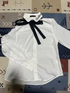 リボン付きホワイトシフォン長袖シャツ