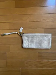 値下げ！　COACH シルバークラッチバッグ
