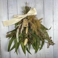 【ナチュラルインテリア】ユーカリと小花のドライフラワースワッグ壁掛け・韓国風飾り