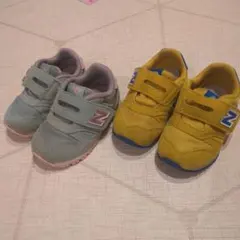 New Balance ベビーシューズ ブルーとイエロー2点セット