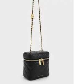 CHARLES & KEITH キルティング バニティバッグのサムネイル