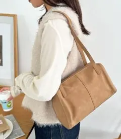 DISCOAT(ディスコート) スクエアくったりボストンバッグ