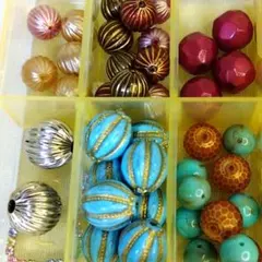 ビーズ セット ２ケース　コットン玉　カラフル　かわいい　まとめ売り