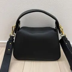 ブラックレザーショルダーバッグ