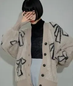 ADAM ET ROPE’ フェザーヤーンリボンニットカーディガン　グレー