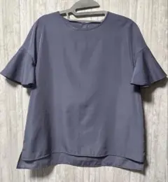 INDIVI フリル付きグレー半袖シャツ