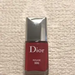 Dior ネイルカラー ルージュ999