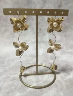 ウェディング　ピアス　大ぶり　ゴールド