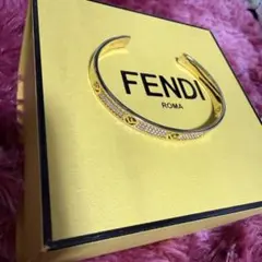 FENDI バングル　未使用　箱あり　F is Fendi