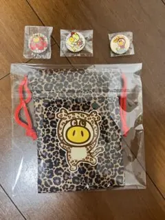 ロピア 巾着 缶バッジ