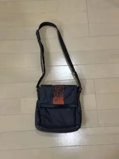 ショルダーバッグ