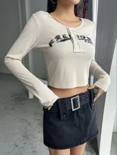 DAZY グラフィックプリント 長袖Tシャツ Mサイズ クリーム