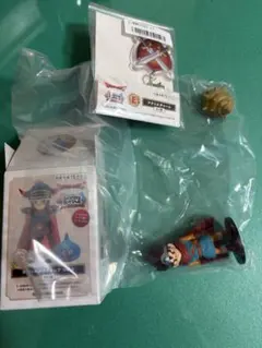 ドラゴンクエスト　デフォルメフィギュア　III主人公、アクリルチャーム武器屋