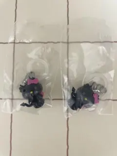 ハローキティ めじるしアクセサリー 小悪魔　2個セット