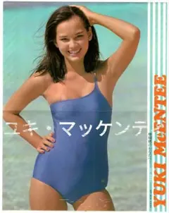 P547　ユキ・マッケンティ　水着　ポスター　32cm ✕ 26cm