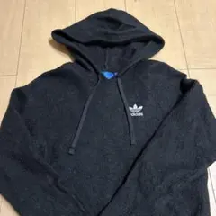 adidas フード付きパーカー ウール 羊毛