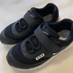 瞬足ブラック スニーカー　21.0