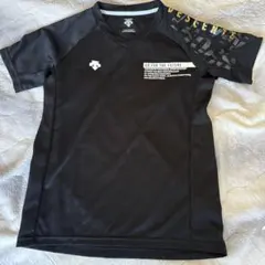 DESCENTE ブラック VネックTシャツ