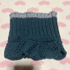 グリーンとグレーのニットネックウォーマー