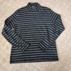 タートルネック 黒 Tシャツ