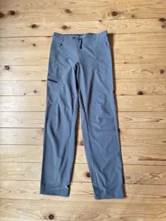 値下げ！patagonia アウトドアパンツ グレー