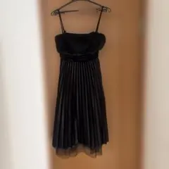 ブラックプリーツパーティードレス