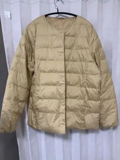 adapt retailing ベージュ ダウンジャケット ノーカラー