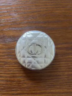 ディオールスキンフォーエヴァーグロウルミナイザー05