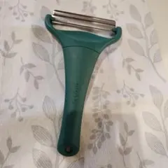 OXO ピーラー 皮むき器のサムネイル
