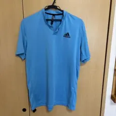 adidas AEROREADY 青シャツ