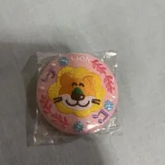 たべっ子どうぶつ ライオン 缶バッジ ピンクのサムネイル