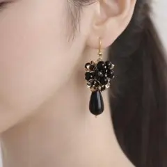 ブラックブーケ ピアス｜花モチーフの大人シック イヤリング ノンホールピアス