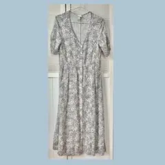 H &M ボタニカル柄　モノトーン　半袖ワンピース