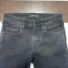 黒スキニー デニム