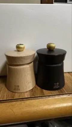 プジョー ソルト＆ペッパーミル 木製 手動 スタンド付 - メルカリ