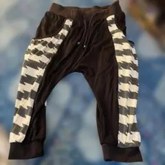 140サイズ 黒と白のストライプパンツ