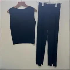 ユニクロ　プリーツノースリーブT（ｌ）・プリーツパンツ（ＸＬ)　セットアップ