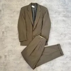 高級 HILTON ヒルトン　イタリア製　セットアップ　ベージュ　ブラウン