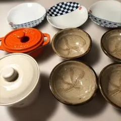 ストーブ小鉢、雪印スノーロイヤルバターケース、小皿3，益子焼小鉢4個。