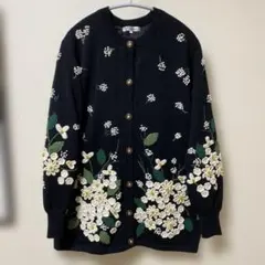 ロングニットカーディガン立体フラワー刺繍ビーズ付きブラック大きいサイズLL〜3L
