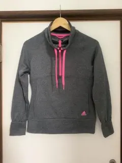 adidas グレー ハーフジップ トレーナー