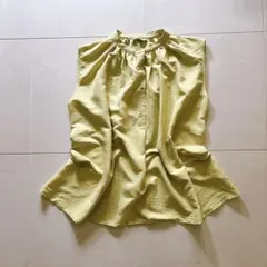 ブラウス　シャツ　バンドカラー ギャザー　Aライン　ノースリーブ イエロー LL