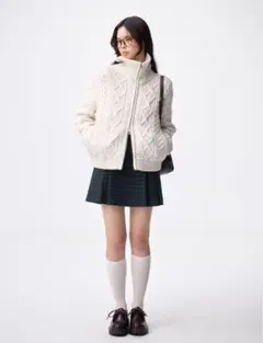 新品未着用　GU ジーユー　サイドプリーツチェックスコート　S