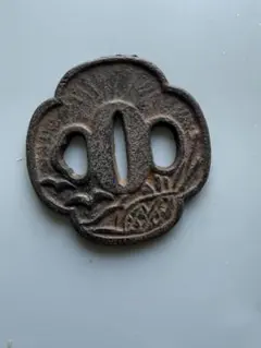 鉄製 円形鍔(つば) 直径約8.5cm 鉄製 花模様 鍔(つば) 直径約8.5cm - メルカリ