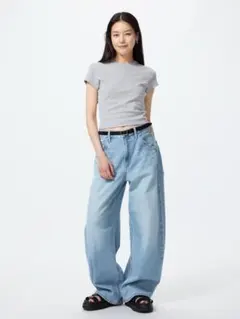 UNIQLO バギーバレルレッグジーンズのサムネイル