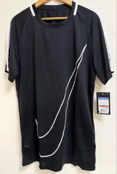 新品未使用NIKE ブラック Tシャツ Mサイズ