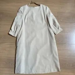 ベージュ 七分袖 ひざ丈ワンピース